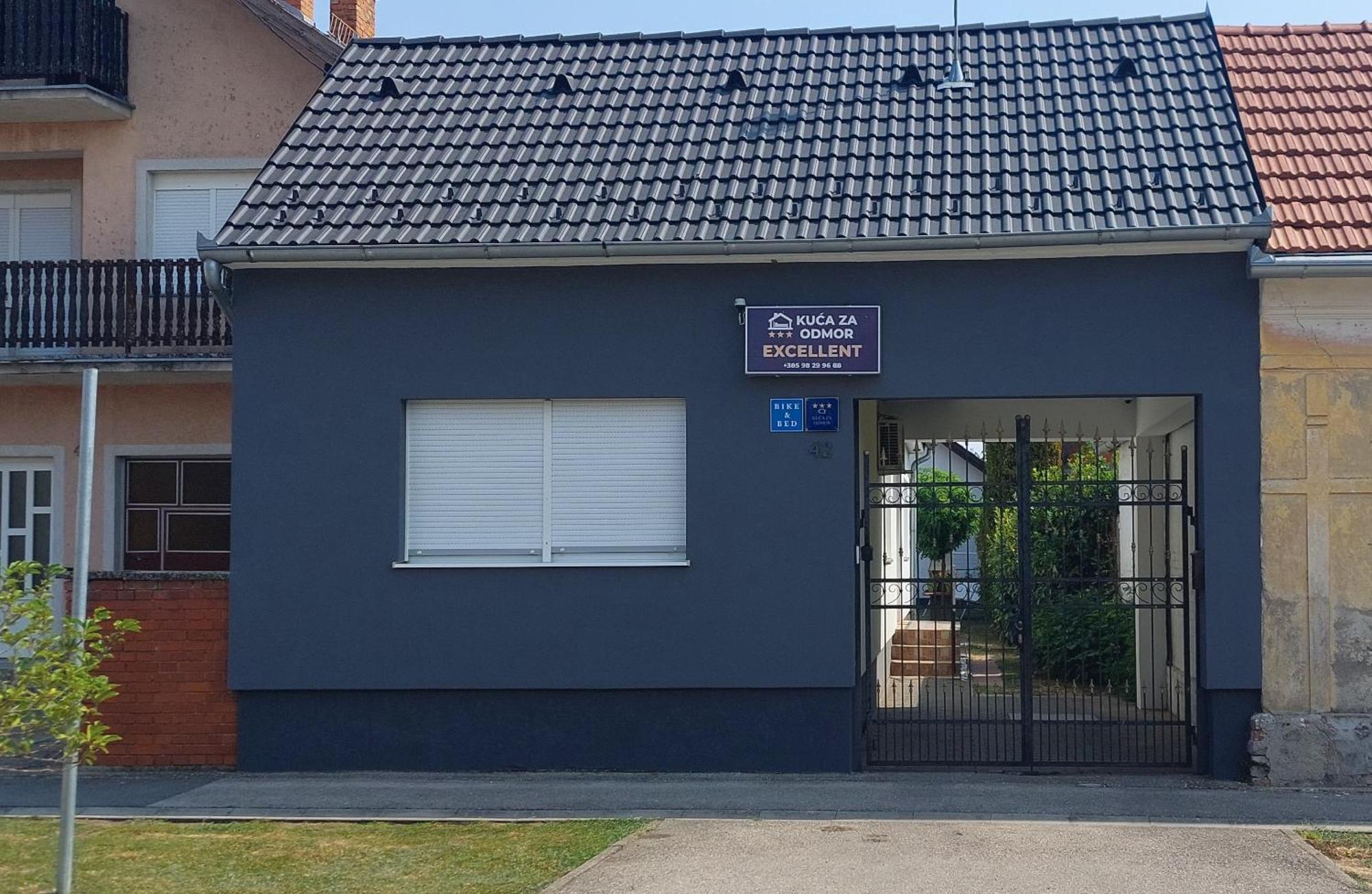 Apartman Excellent - Kuca Za Odmor U Zupanji -Natkriveno Parkirno Mjesto Zupanja Bagian luar foto